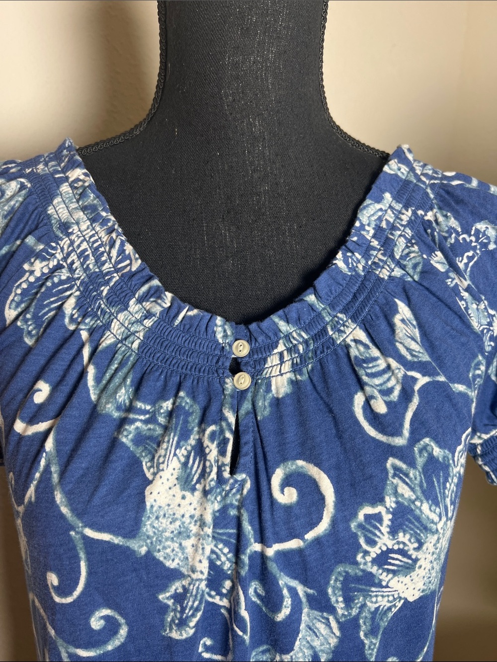 Chaps Women’s Blue White Short Sleeve Peasant Pullover Top Shirt Size Medium - Picture 2 of 14